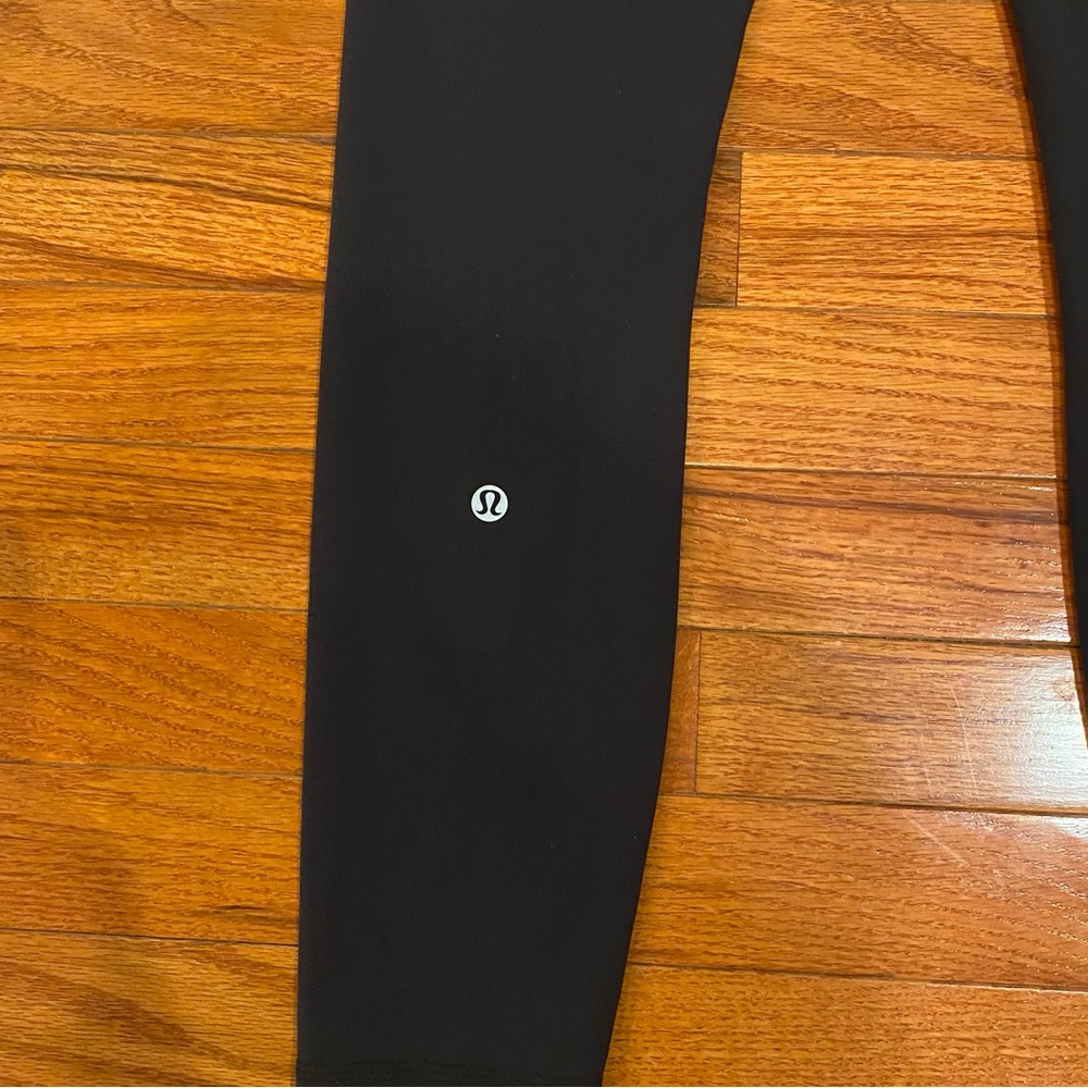 Lululemon Wunder Train leggings with side pockets 25” size 4 - Picture 5 of 7